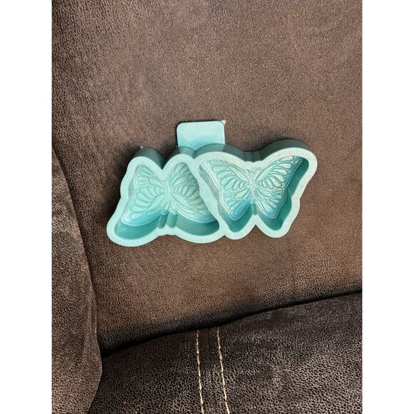 Butterfly Silicone Mold for Car Freshies | Vent Clip Mold for Aroma Beads & Resi - Picture 4 of 5
